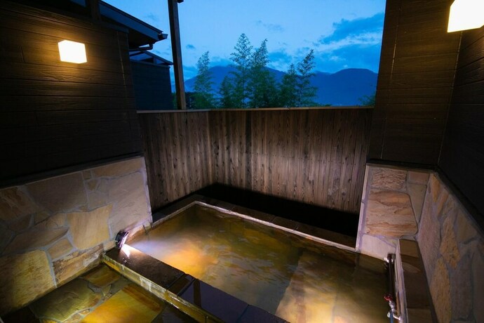 Imagen de la piscina del Hotel Yufuin Zen. Foto 30
