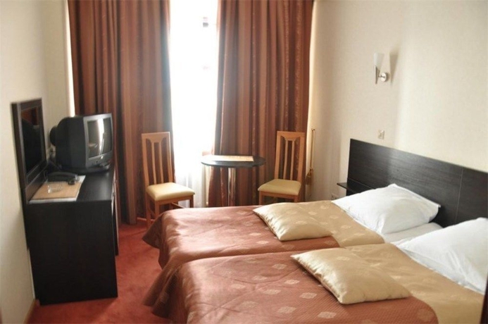 Imagen de la habitación del Hotel Yug. Foto 5