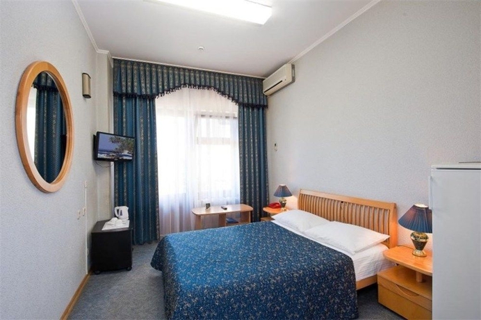 Imagen de la habitación del Hotel Yug. Foto 6