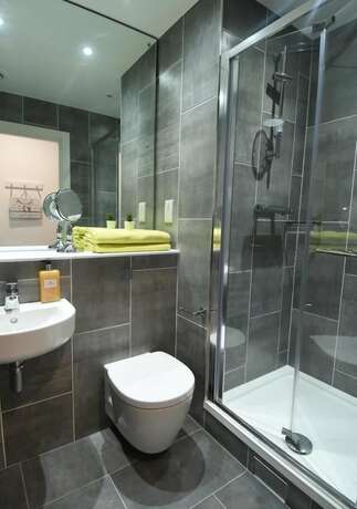 Imagen general del Hotel Yugo Explore - Lee Point. Foto 8