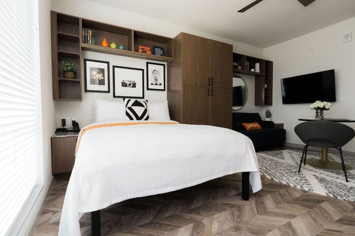 Imagen de la habitación del Hotel Yugo Guest Suites. Foto 5