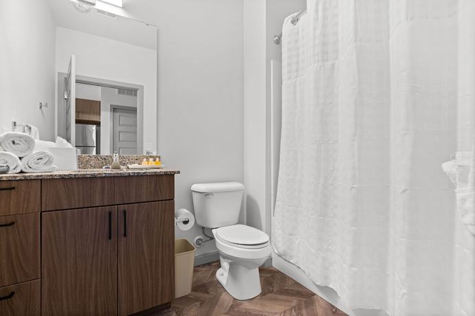 Imagen de la habitación del Hotel Yugo Guest Suites. Foto 10