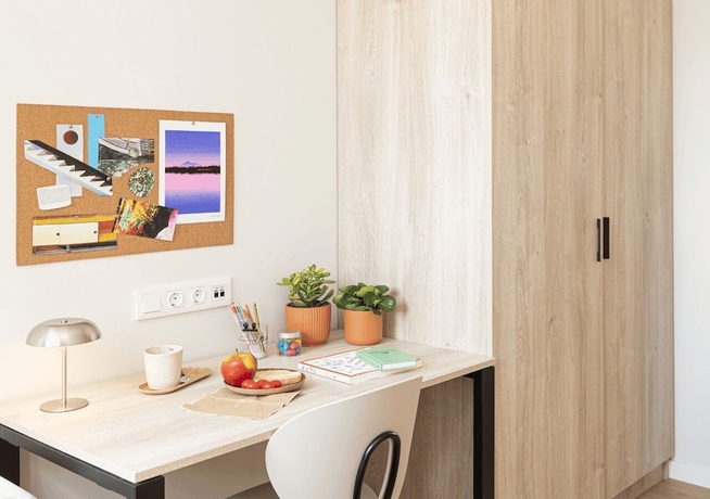 Imagen de la habitación del Hotel Yugo Terrassa. Foto 10