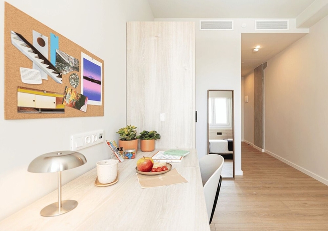 Imagen de la habitación del Hotel Yugo Terrassa. Foto 11