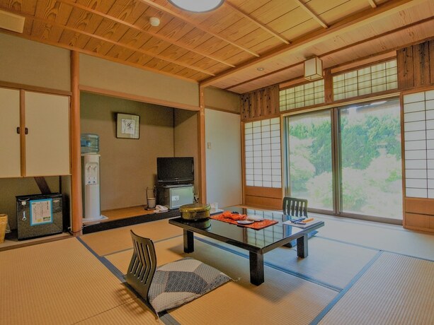Imagen de la habitación del Hotel Yuhigaura Onsen Konoya. Foto 24