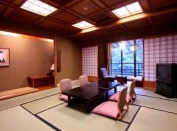 Imagen de la habitación del Hotel Yukai Resort Yoshinoya Irokuen. Foto 9