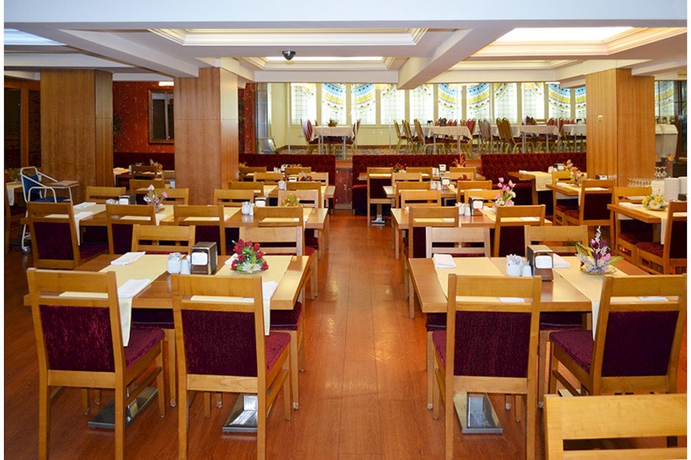 Imagen del bar/restaurante del Hotel Yuksel. Foto 5