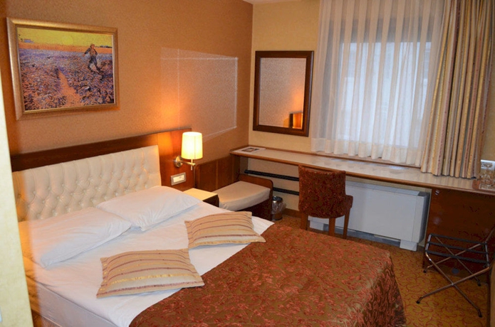 Imagen de la habitación del Hotel Yuksel. Foto 11