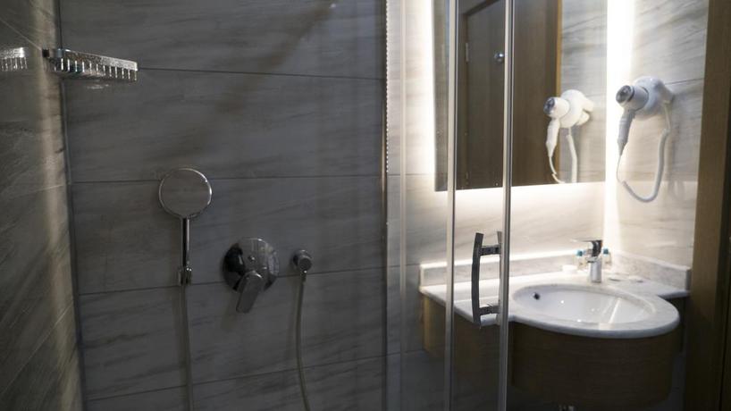 Imagen de la habitación del Hotel Yuksel Istanbul Yenikapi. Foto 7