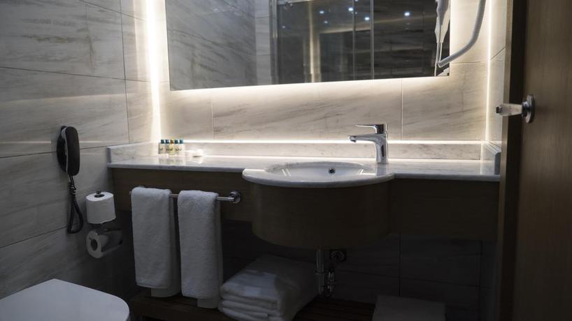 Imagen de la habitación del Hotel Yuksel Istanbul Yenikapi. Foto 8