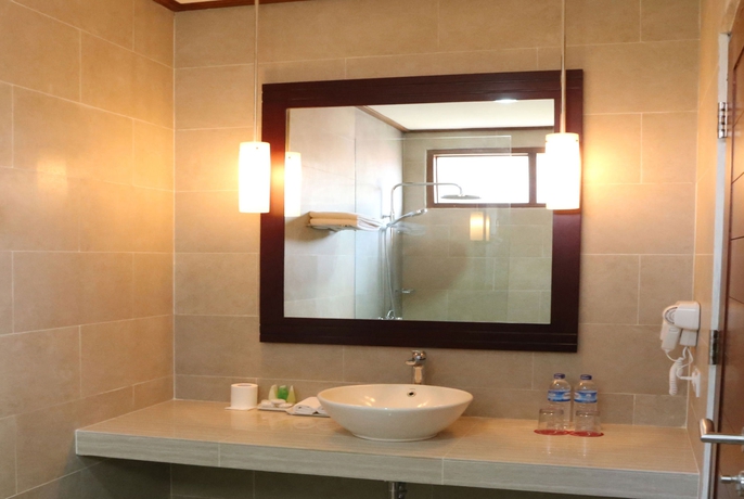 Imagen de la habitación del Hotel Yulia Beach Inn Kuta. Foto 6