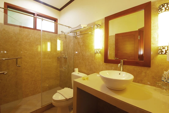 Imagen de la habitación del Hotel Yulia Beach Inn Kuta. Foto 12