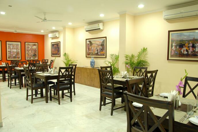 Imagen del bar/restaurante del Hotel Yulia - Le Amour Inn. Foto 19