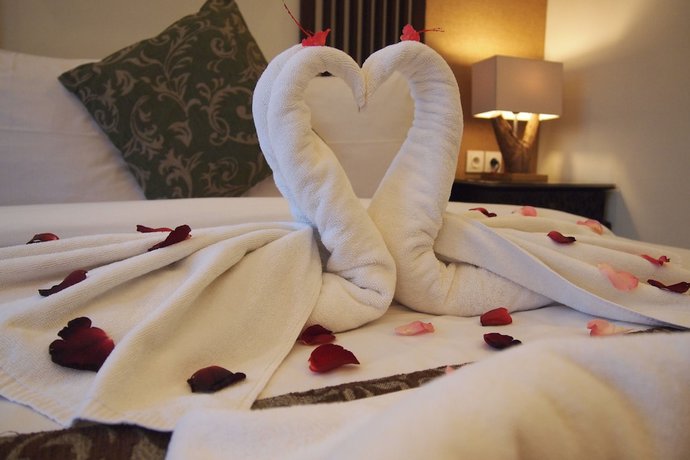 Imagen de la habitación del Hotel Yulia Village Inn. Foto 8