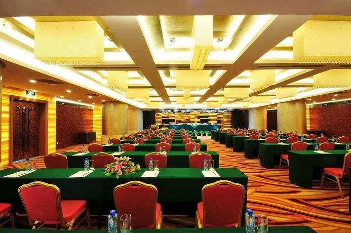 Imagen de los interiores del Hotel Yulong International. Foto 12