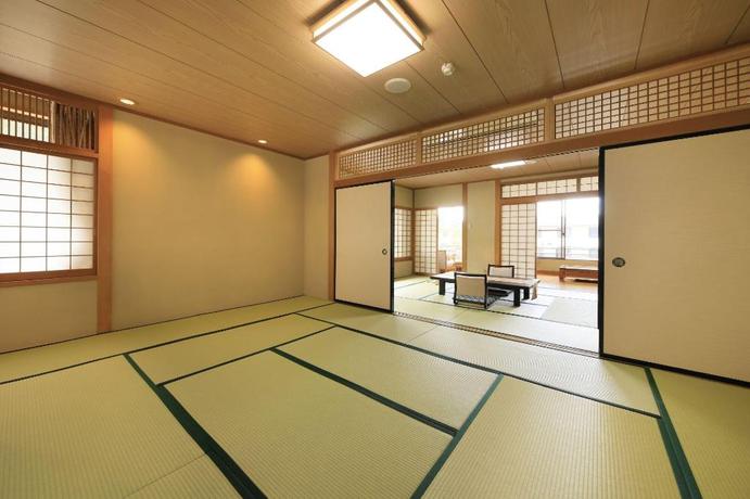 Imagen de la habitación del Hotel Yumorikamaya. Foto 9