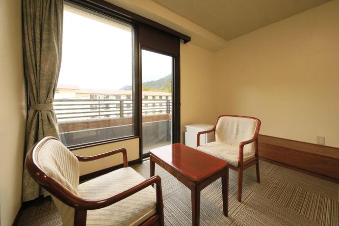 Imagen de la habitación del Hotel Yumorikamaya. Foto 12
