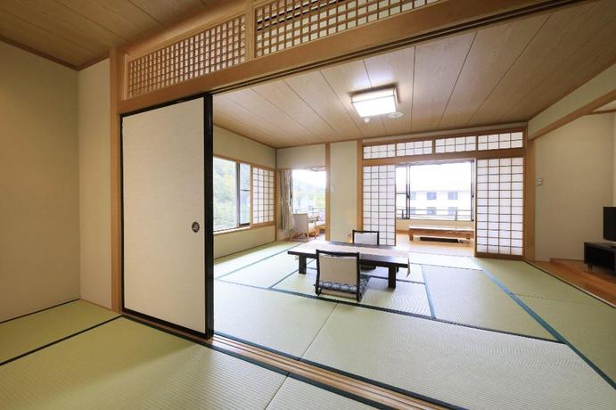 Imagen de la habitación del Hotel Yumorikamaya. Foto 18