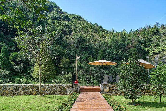 Imagen de los exteriores del Hotel Yun Xi Resort. Foto 16