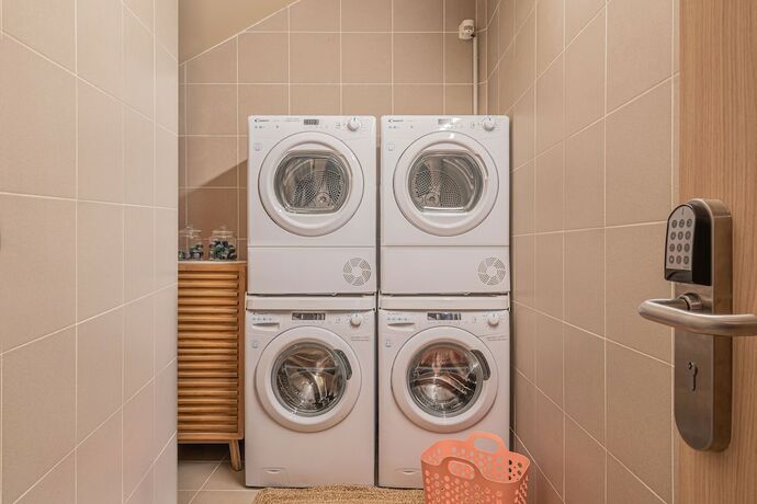 Imagen general del Hotel Yuna Porte Maillot - ApartHotel. Foto 5