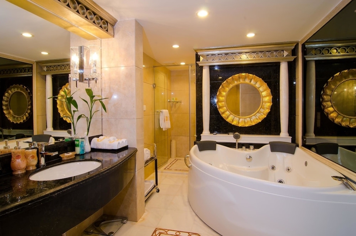Imagen de la habitación del Hotel Yunhai. Foto 16