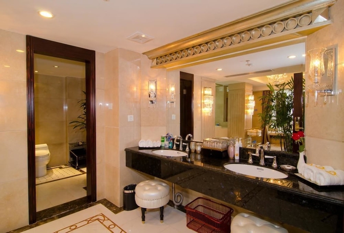 Imagen de la habitación del Hotel Yunhai. Foto 18