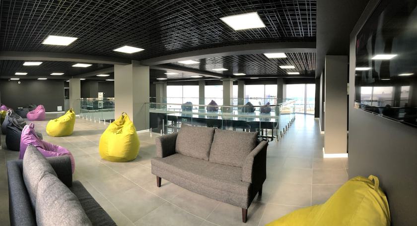 Imagen de los interiores del Hotel Yunost, Yuzhno-Sakhalinsk. Foto 8