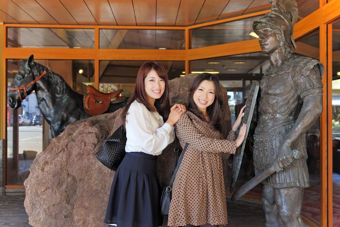 Imagen de los interiores del Hotel Yuraku. Foto 12