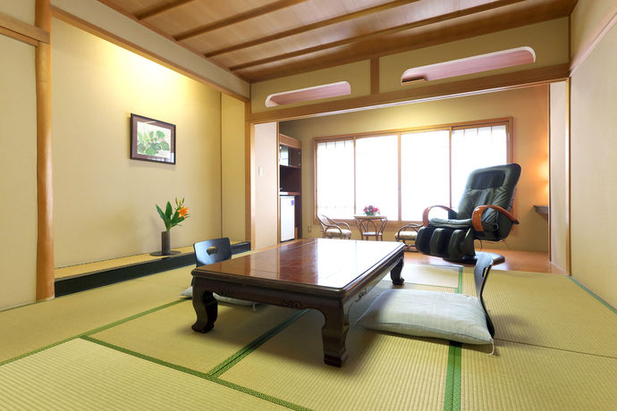Imagen general del Hotel Yuraku. Foto 3