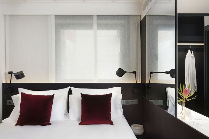 Imagen de la habitación del Hotel Yurbban Ramblas Boutique. Foto 11