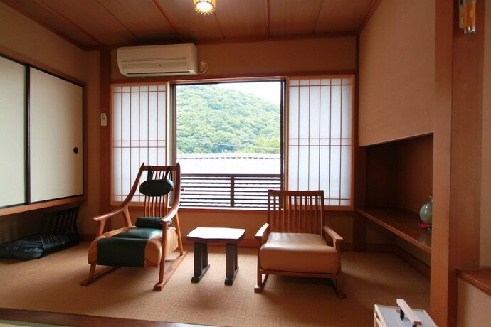 Imagen de la habitación del Hotel Yusakaso. Foto 19