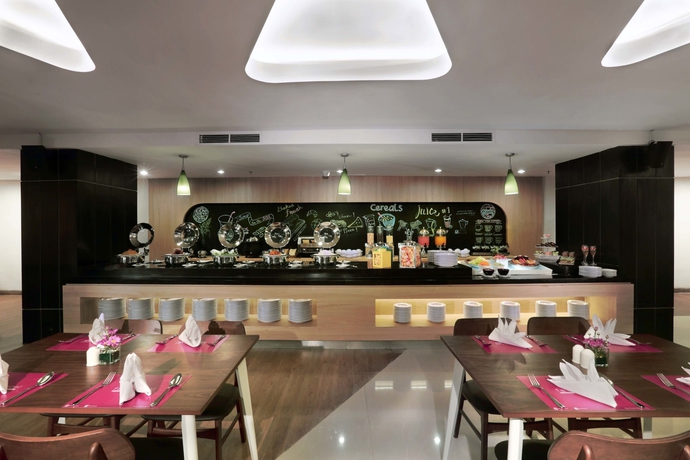 Imagen del bar/restaurante del Hotel Yusra Inn Hotel Bekasi. Foto 2