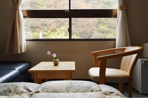 Imagen de la habitación del Hotel Yutoriro Bandai Atami. Foto 6
