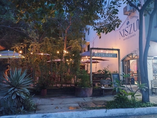 Imagen del bar/restaurante del Hotel Yuu-lee Casa Bendita Huatulco. Foto 4