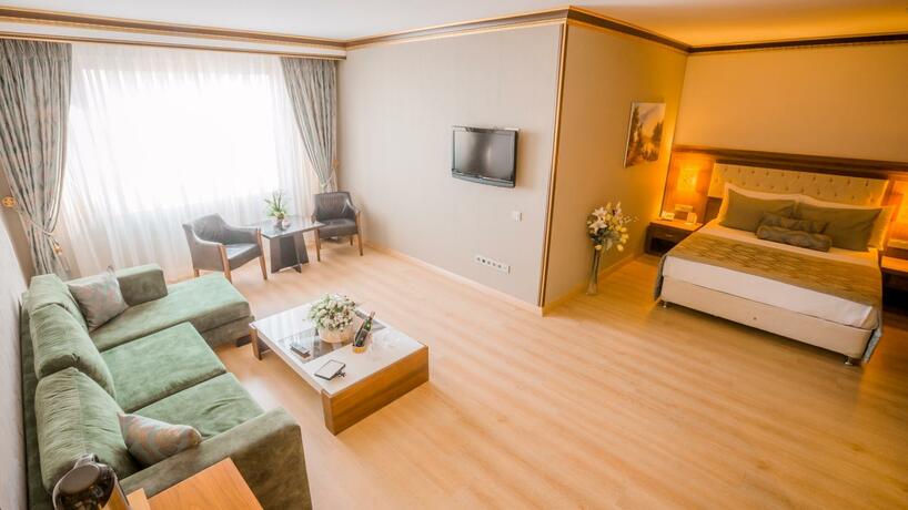 Imagen general del Hotel Y&uuml;cesoy Liva Spa & Convention Center Mersin. Foto 36