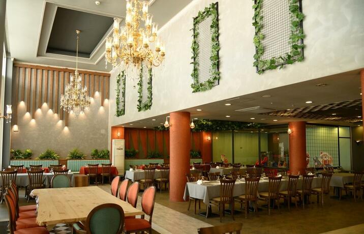 Imagen general del Hotel Y&uuml;cesoy Liva Spa & Convention Center Mersin. Foto 53