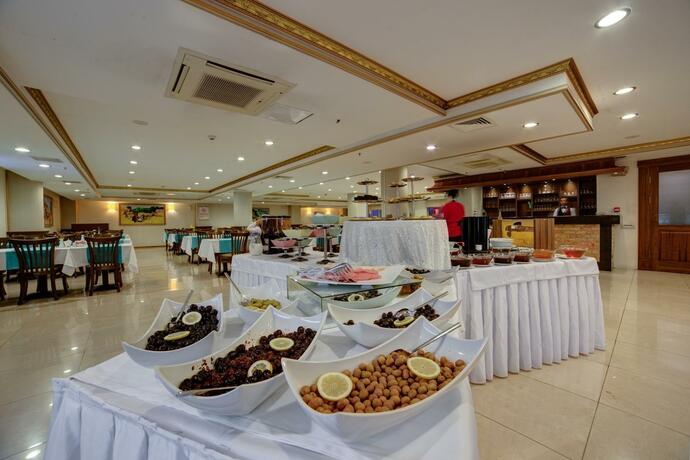 Imagen general del Hotel Y&uuml;cesoy Liva Spa & Convention Center Mersin. Foto 56