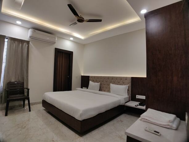 Imagen de la habitación del Hotel Yuvraj Palace, Bhopal. Foto 15