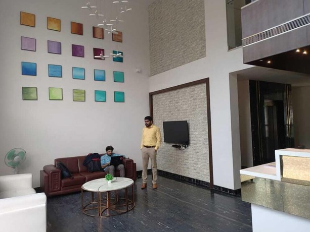 Imagen de los interiores del Hotel Yuvraj Palace Inn. Foto 19