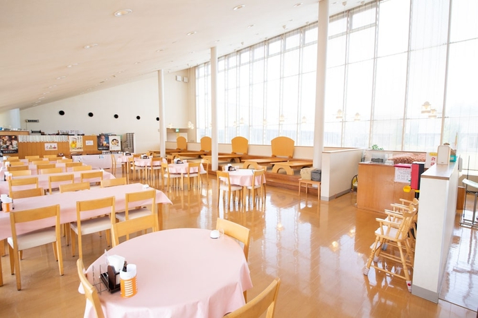 Imagen del bar/restaurante del Hotel Yuya Onsen Rifure Park Kinta no Sato. Foto 2