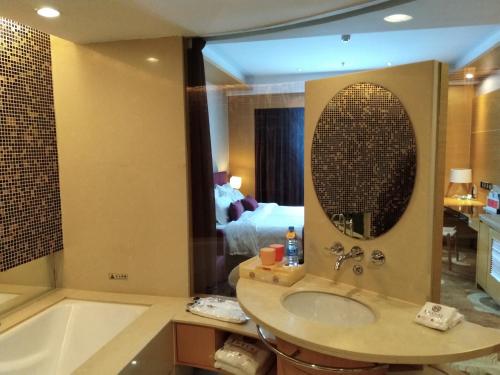 Imagen de la habitación del Hotel Yuyao Yonghegong. Foto 7