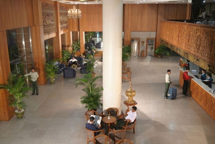 Imagen de los interiores del Hotel Yuzana. Foto 19