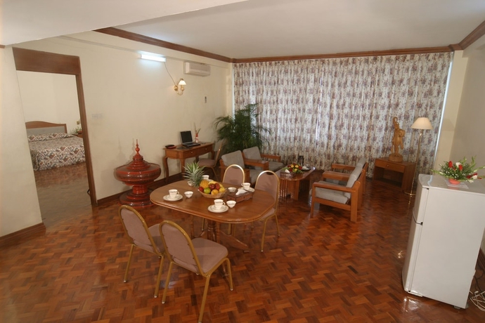 Imagen de la habitación del Hotel Yuzana. Foto 13