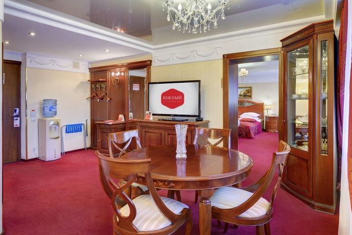 Imagen de los interiores del Hotel Yuzhniy. Foto 14