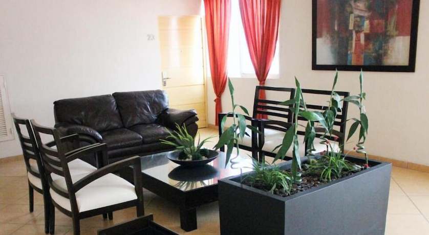 Imagen de la habitación del Hotel Yvette. Foto 13