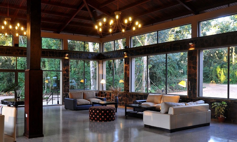 Imagen de los interiores del Hotel Yvy De Selva. Foto 9