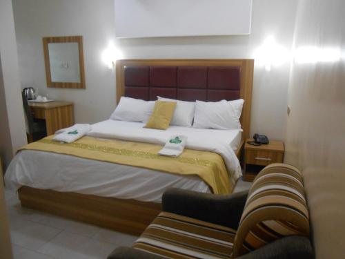 Imagen de la habitación del Hotel ZAFIKE ROYAL. Foto 17