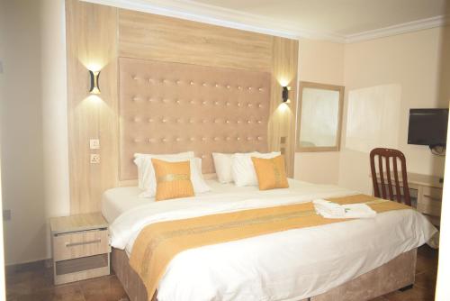 Imagen general del Hotel ZAFIKE ROYAL. Foto 6