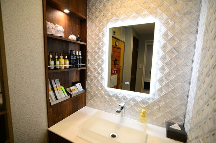 Imagen de la habitación del Hotel ZALA. Foto 11