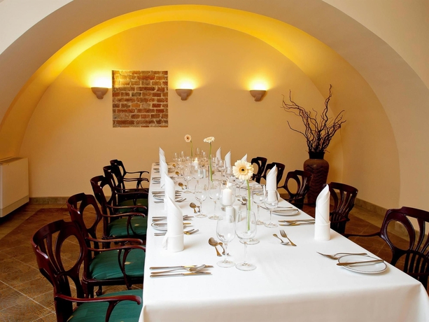 Imagen del bar/restaurante del Hotel ZAMOJSKI. Foto 7